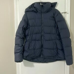 The North Face 550 Down jacket with detachable hood.